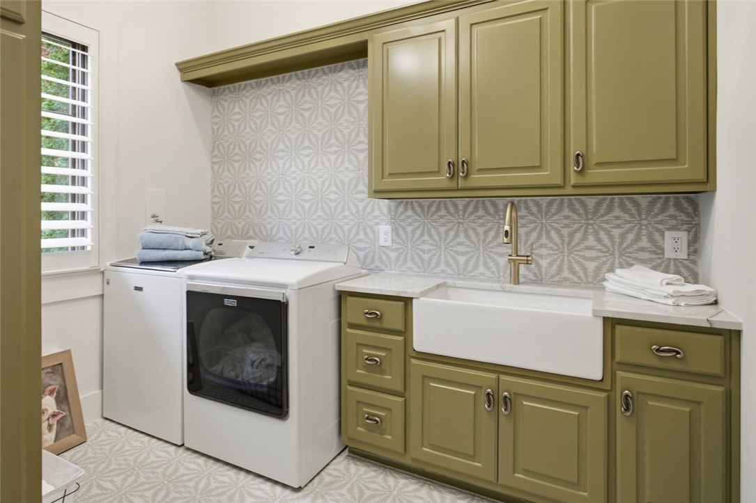 226 Long Ridge Road Sunset, SC 29685 - Photo 29 of 50 Main Level Laundry