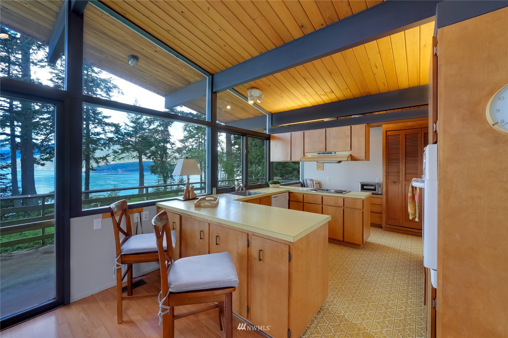 5458 West Shore Road Anacortes, WA 98221 - Photo 8 of 37 Gallery Image 8