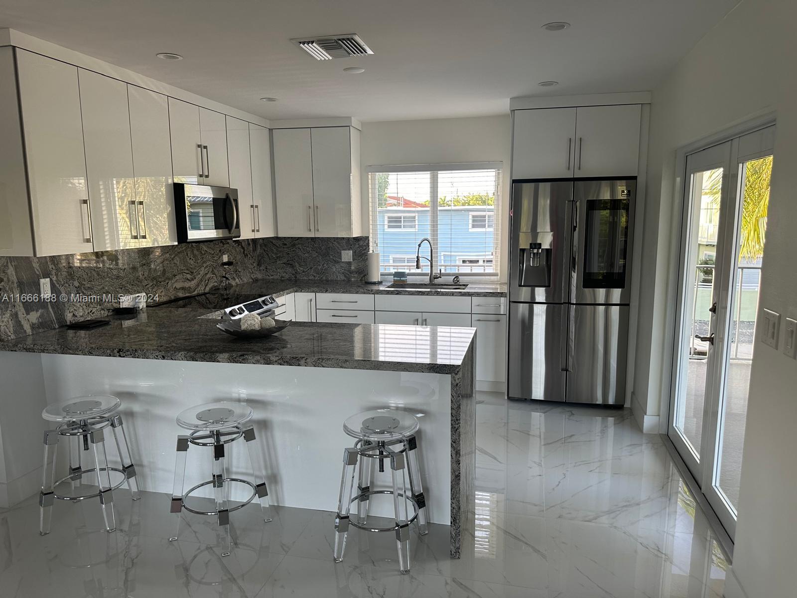 169 Corrine Place Key Largo, FL 33037 - Photo 2 of 13