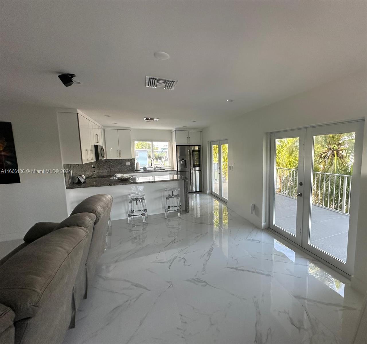 169 Corrine Place Key Largo, FL 33037 - Photo 3 of 13