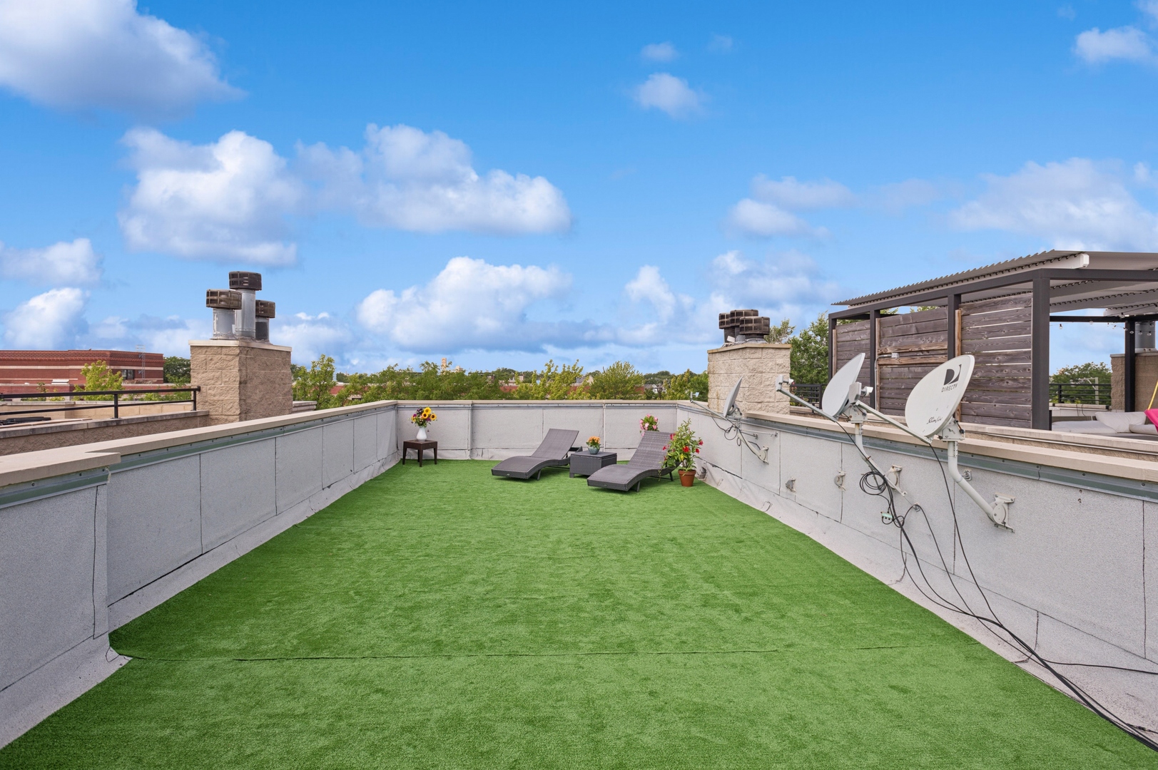 3331 North Seminary Avenue, Unit 3 Chicago, IL 60657 - Photo 14 of 19 a view of a terrace with a garden