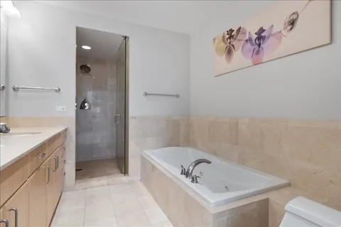 $999,500 | 55 East Erie Street, Unit 1705, Chicago, IL 60611