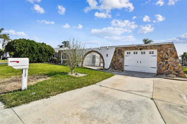 $2,200 | 3248 Rock Valley Drive, Holiday, FL 34691
