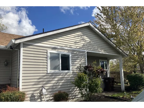 $449,950 | 695 Mary Drive, Molalla, OR 97038