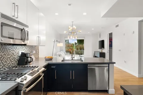 $710,000 | 6001 Carlton Way, Unit 102, Los Angeles, CA 90028