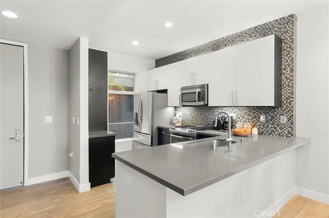 $719,995 | 6001 Carlton Way, Unit 102, Los Angeles, CA 90028