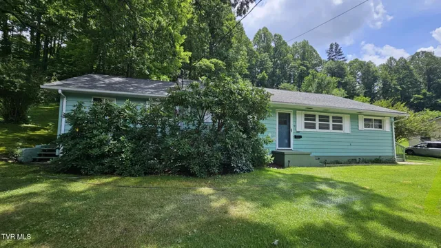 $218,000 | 1322 East 1st Street, Big Stone Gap, VA 24219