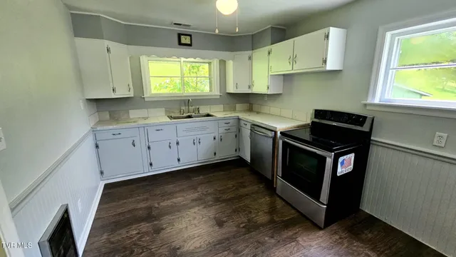 $218,000 | 1322 East 1st Street, Big Stone Gap, VA 24219