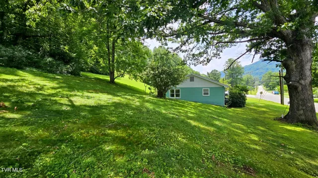 $218,000 | 1322 East 1st Street, Big Stone Gap, VA 24219