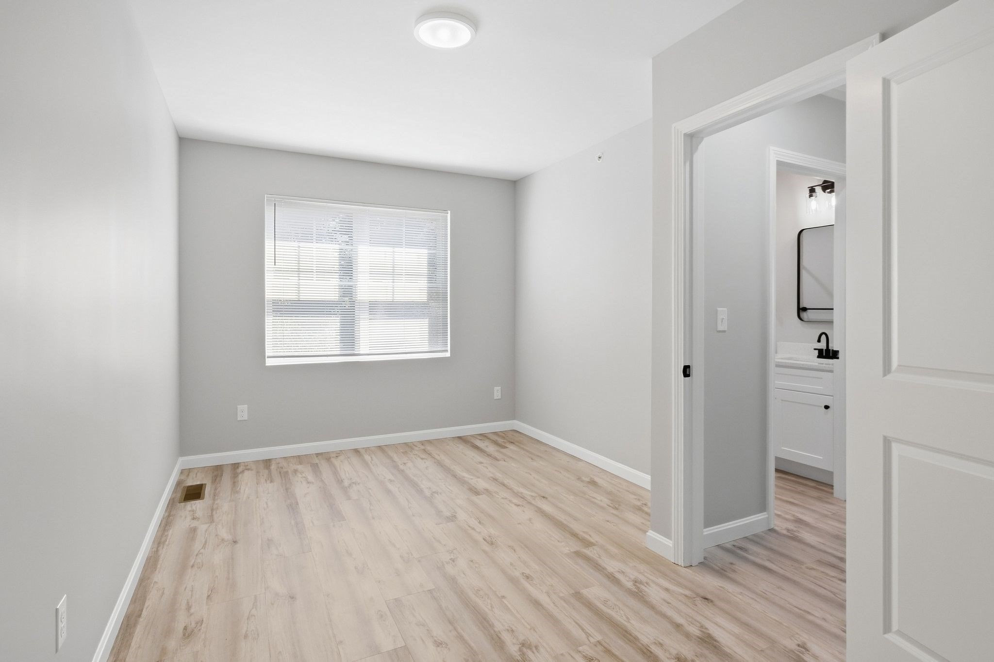 61 Parker Street, Unit 7 Springfield, MA 01151 - Photo 11 of 17 Gallery Image 11