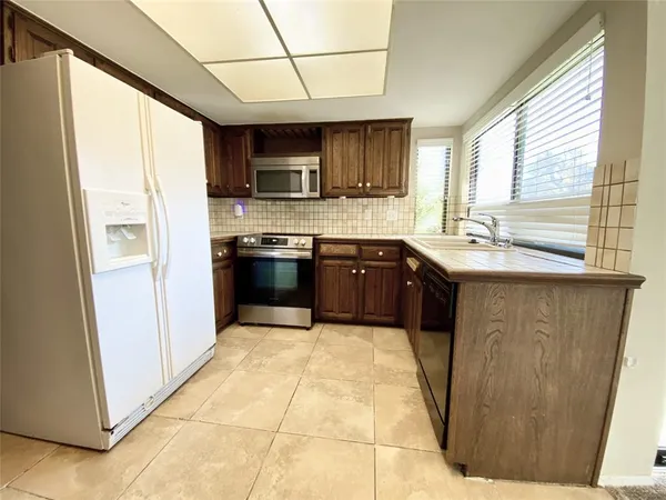 $2,050 | 1700 Crystal Way, Plano, TX 75074