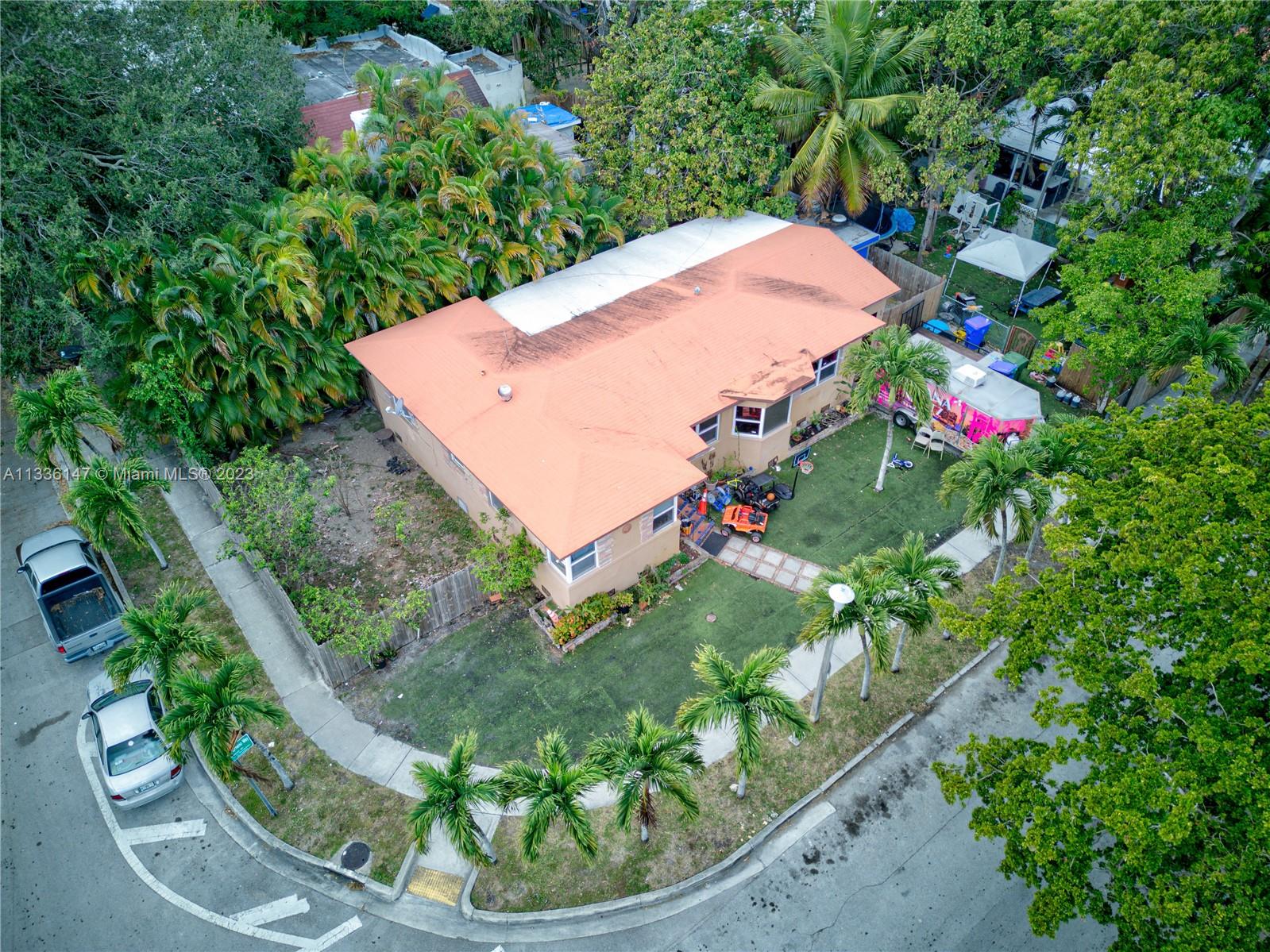 980 Southwest 15th Avenue Miami, FL 33135 - Photo 23 of 23 a view of a bird in a yard