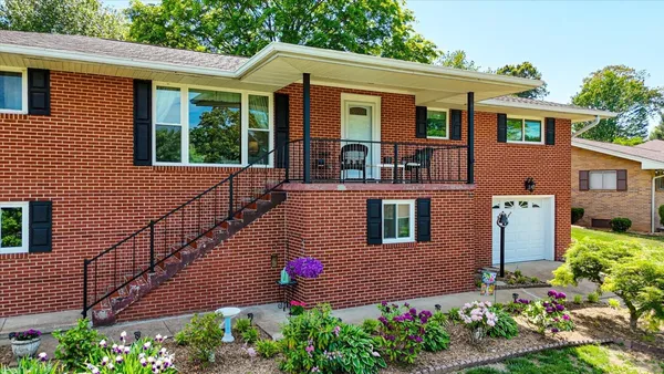 $375,000 | 4022 Belvoir Pines Drive, Chattanooga, TN 37412