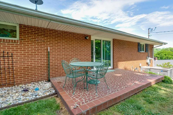 $375,000 | 4022 Belvoir Pines Drive, Chattanooga, TN 37412
