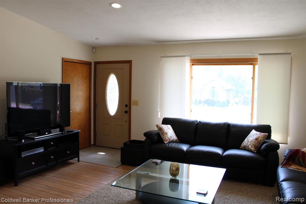 3460 Woodcrest Road Rochester Hills, MI 48309 - Photo 7 of 22