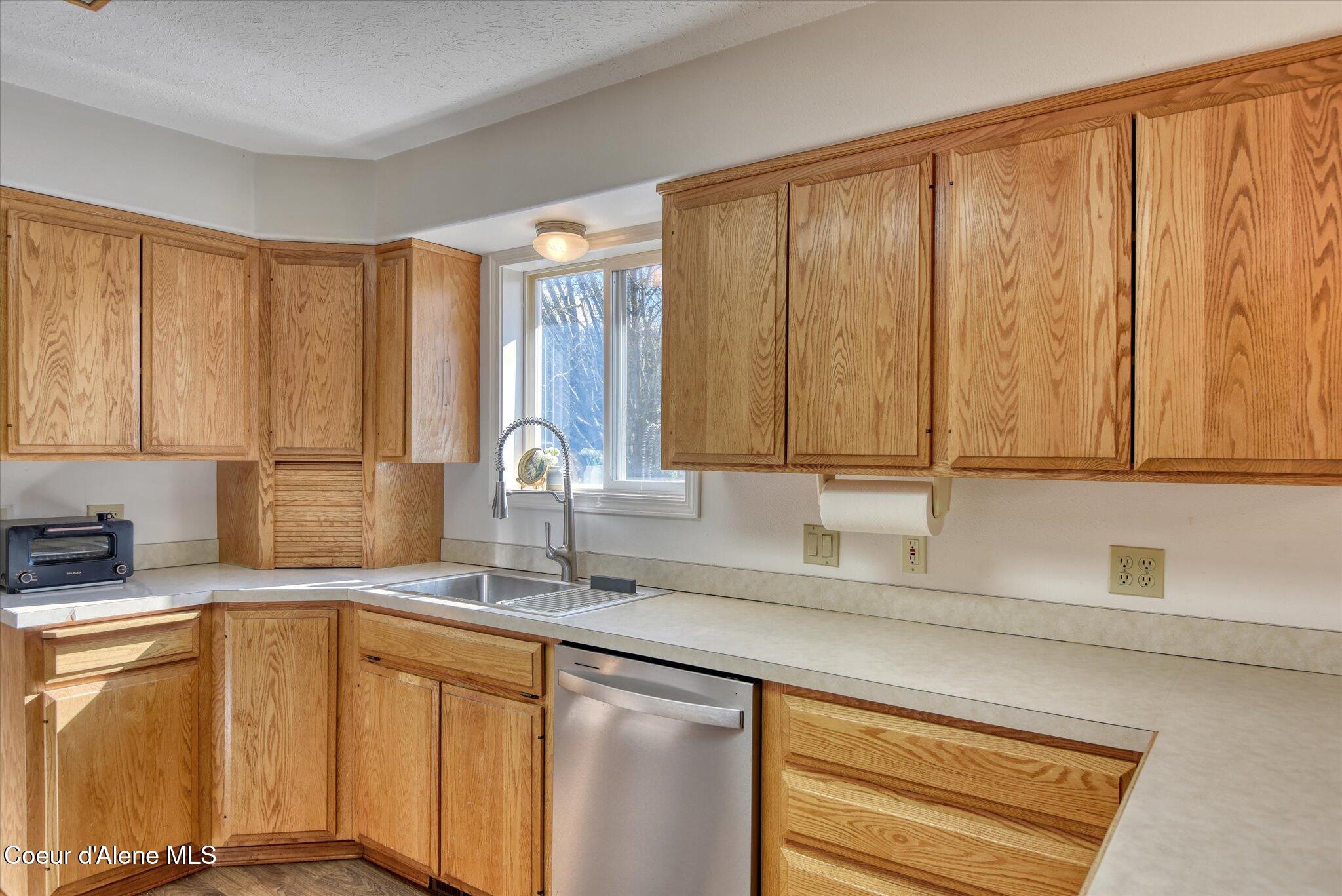 654 Maple Place Hayden, ID 83835 - Photo 11 of 36 13 Kitchen 7