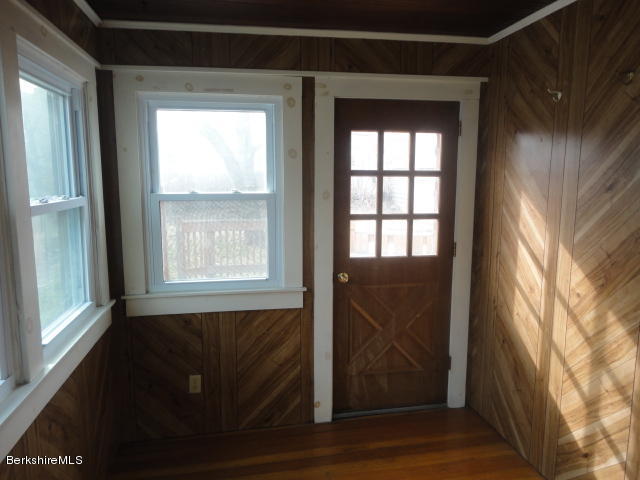 132 Holmes Road Pittsfield, MA 01201 - Photo 8 of 20 DSC03249