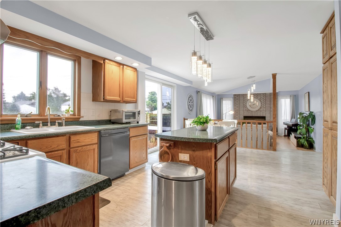 105 Whitney Place Buffalo, NY 14201 - Photo 6 of 48