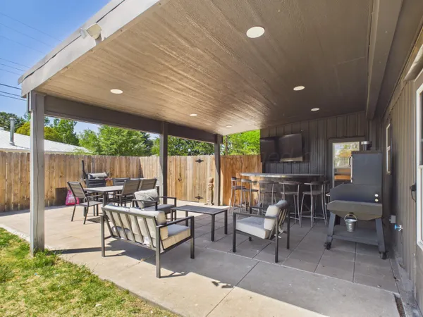 $299,000 | 422 Powell Avenue, Dumas, TX 79029