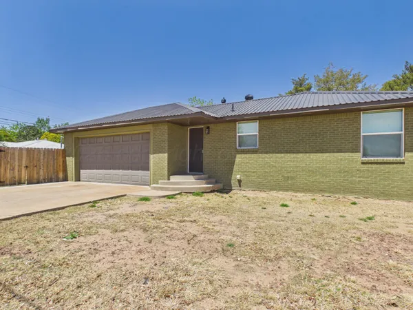 $299,000 | 422 Powell Avenue, Dumas, TX 79029