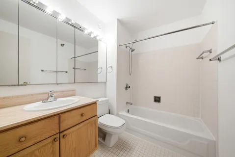$232,000 | 195 North Harbor Drive, Unit 2307, Chicago, IL 60601