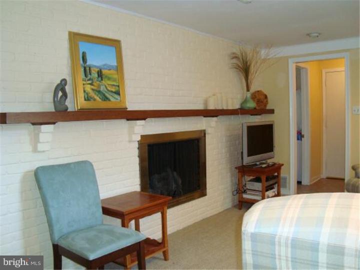 332 Bortons Mill Road Cherry Hill, NJ 08034 - Photo 11 of 25 Family Room