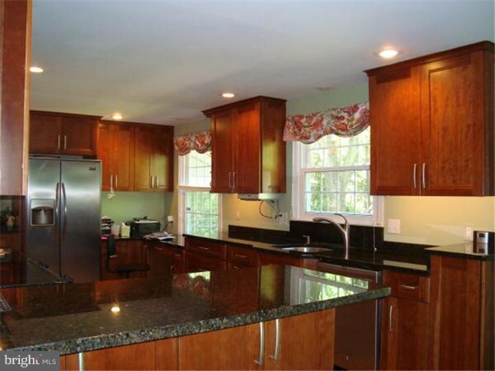 332 Bortons Mill Road Cherry Hill, NJ 08034 - Photo 5 of 25 Kitchen
