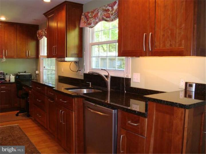 332 Bortons Mill Road Cherry Hill, NJ 08034 - Photo 6 of 25 Kitchen