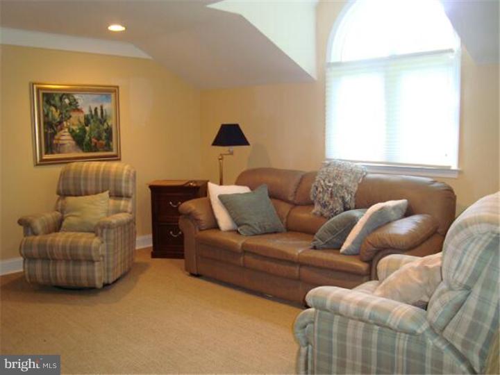 332 Bortons Mill Road Cherry Hill, NJ 08034 - Photo 9 of 25 Family Room