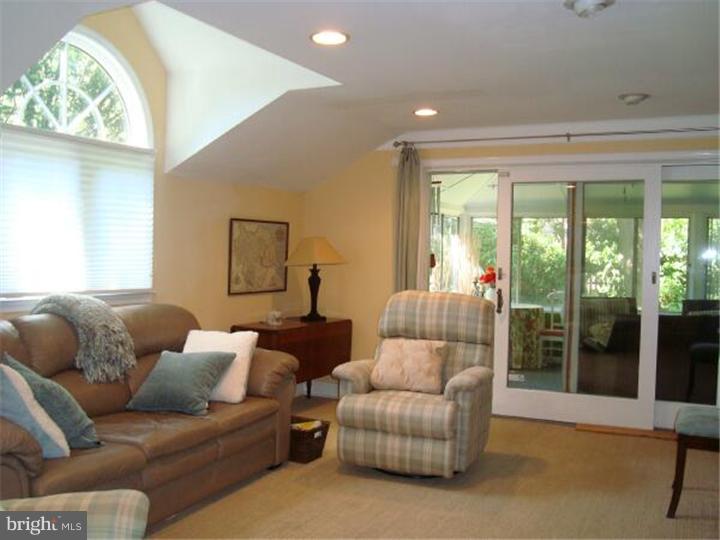 332 Bortons Mill Road Cherry Hill, NJ 08034 - Photo 10 of 25 Family Room