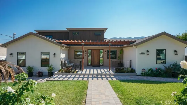 a view of porch with a patio