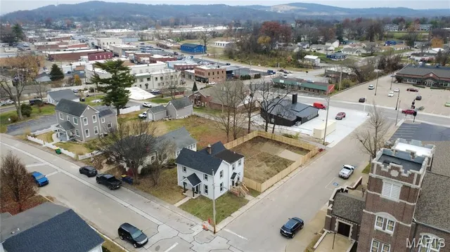 $289,900 | 328 North 2nd Street, Festus, MO 63028