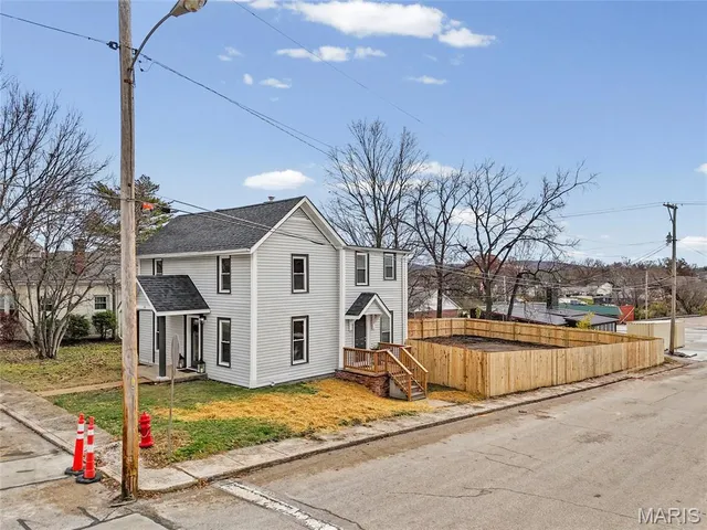 $289,900 | 328 North 2nd Street, Festus, MO 63028