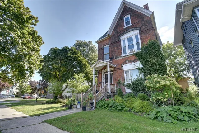 $1,700 | 54 Normal Avenue, Unit 1, Buffalo, NY 14201