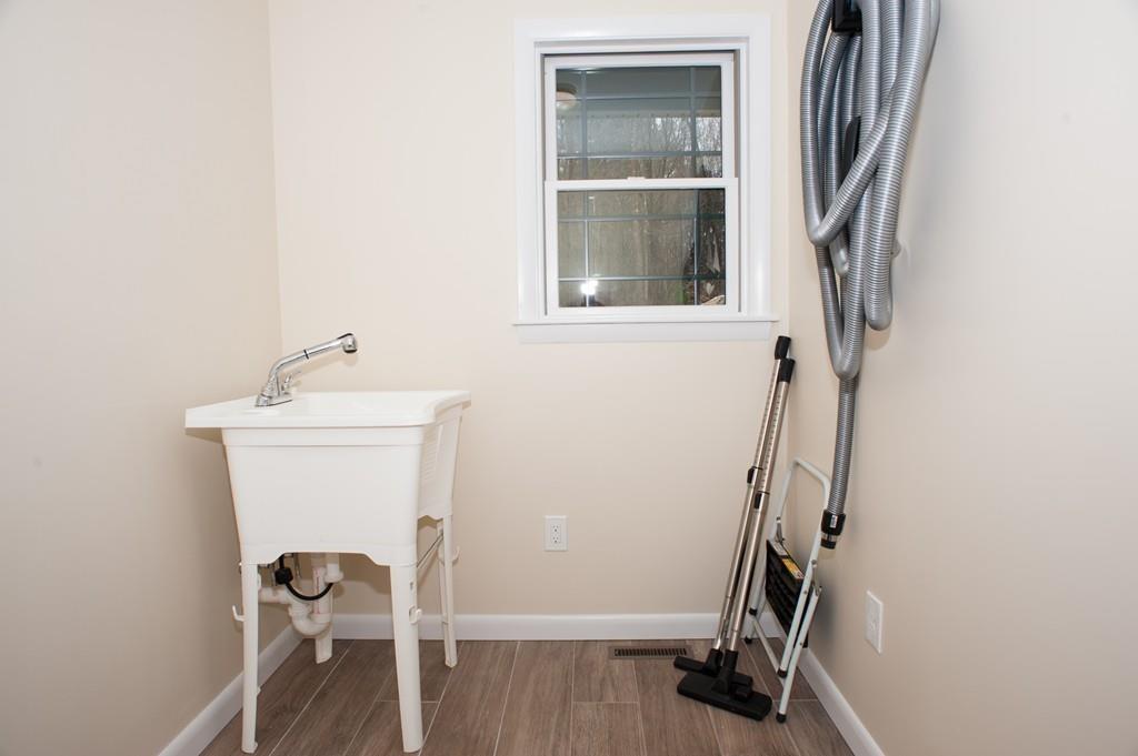 274 Cooper Road Northbridge, MA 01534 - Photo 25 of 37