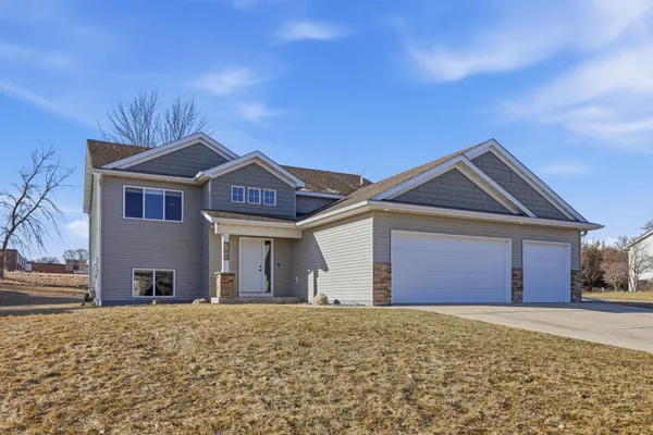 $360,000 | 700 Buffalo Hills Street, Buffalo, MN 55313