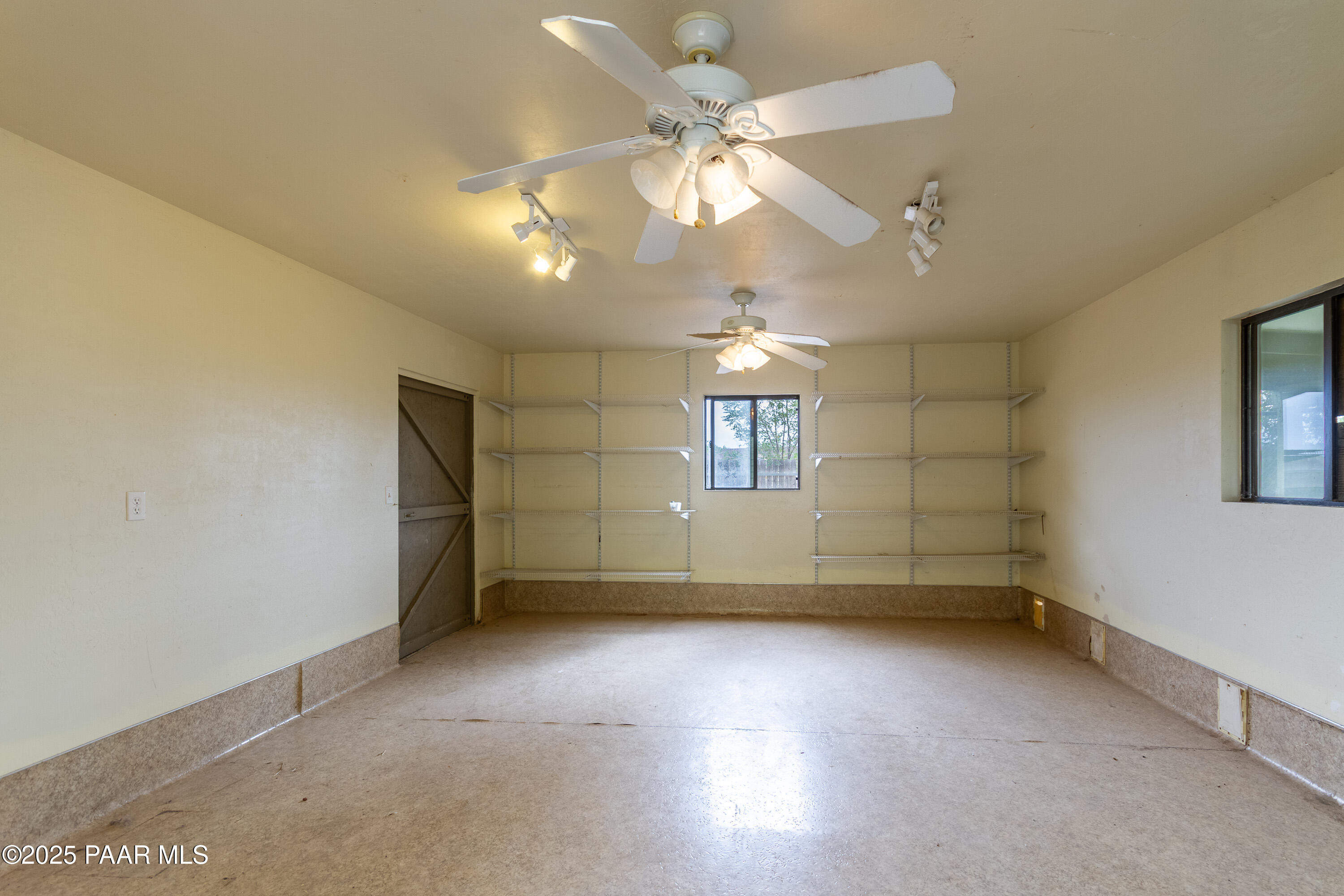 2695 West Owl Hill Road Chino Valley, AZ 86323 - Photo 15 of 47 Interior Owl Hill-23