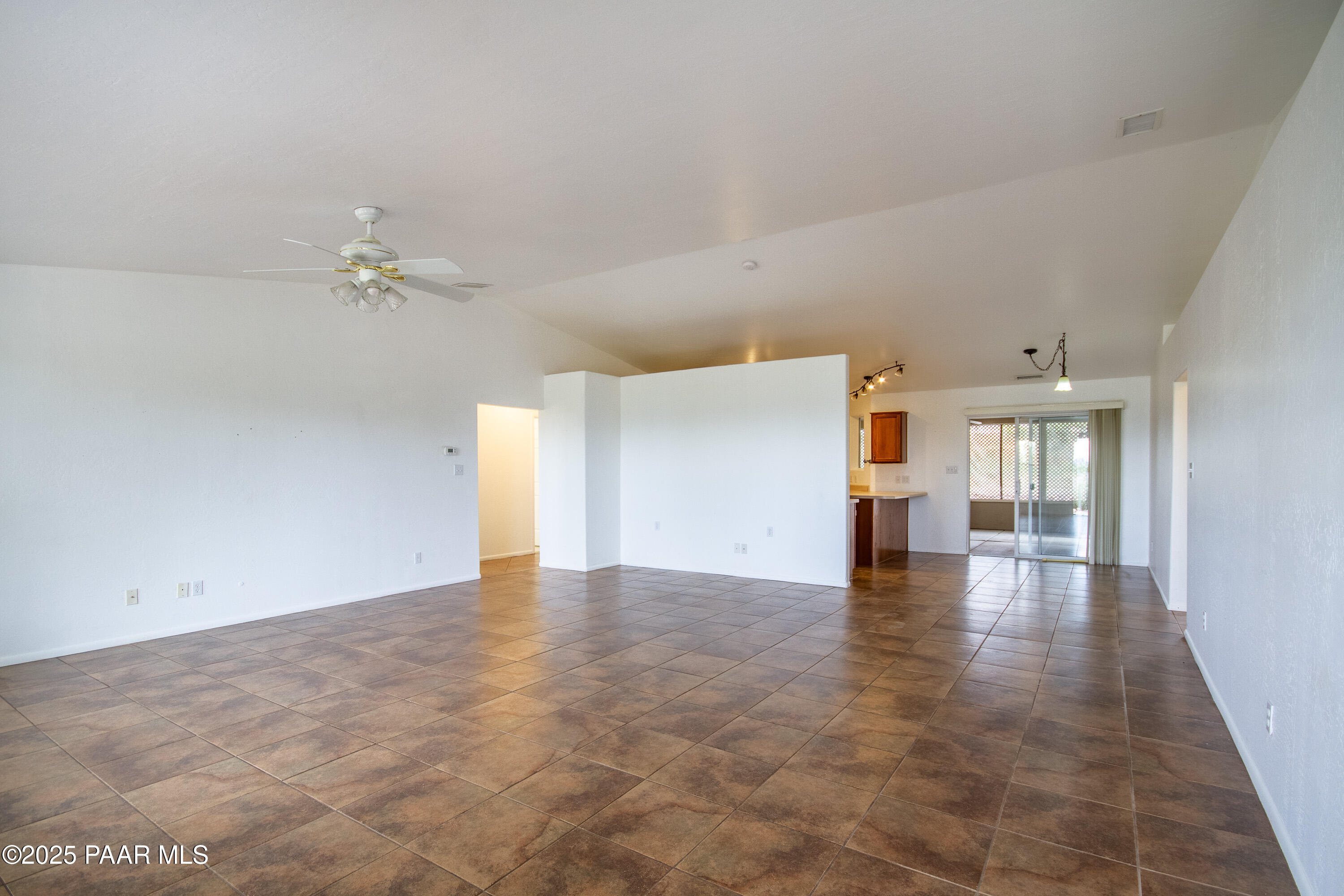 2695 West Owl Hill Road Chino Valley, AZ 86323 - Photo 24 of 47 Family Room