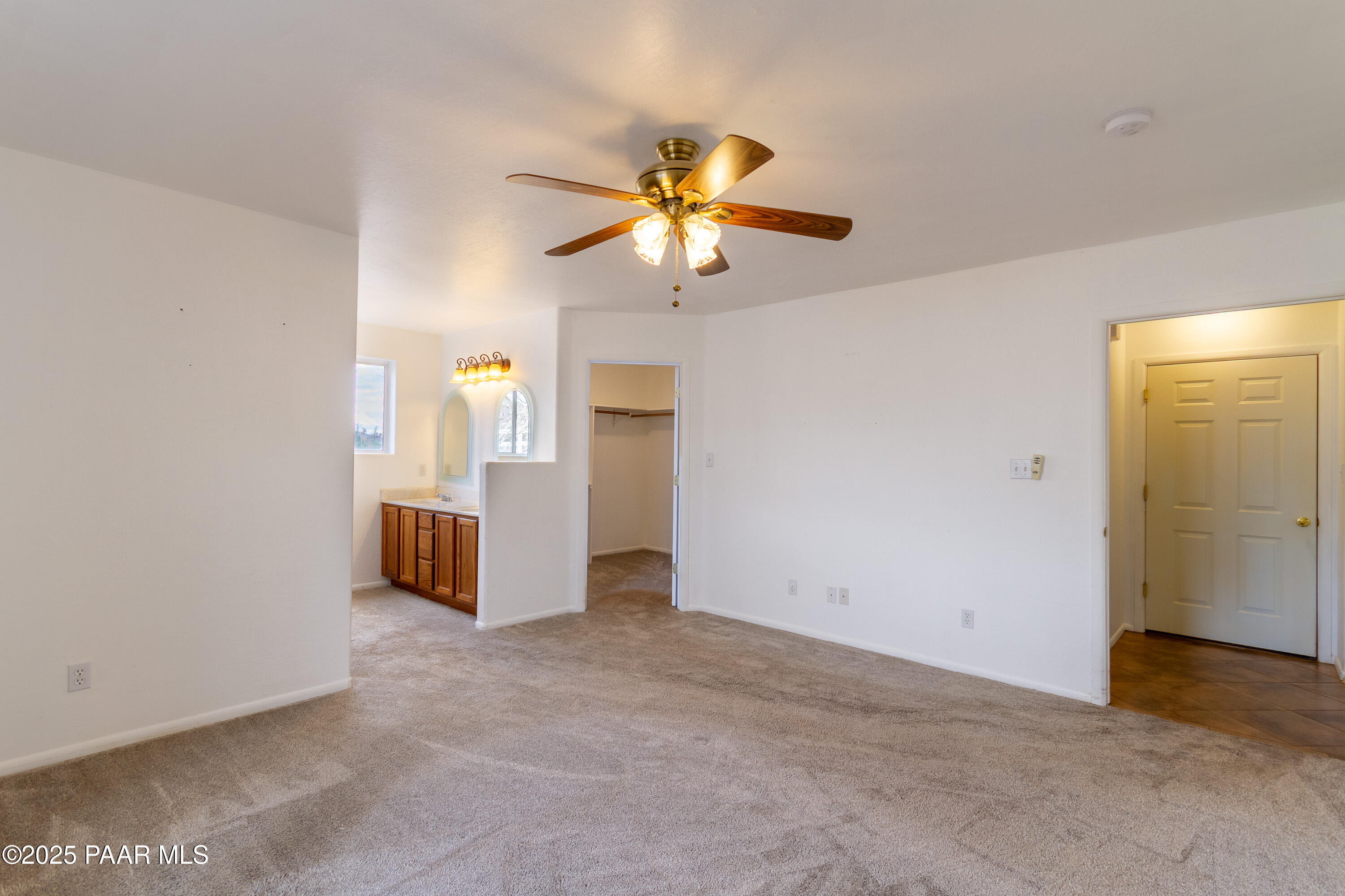 2695 West Owl Hill Road Chino Valley, AZ 86323 - Photo 37 of 48 Primary Bedroom