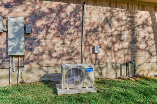 a view of building entrance