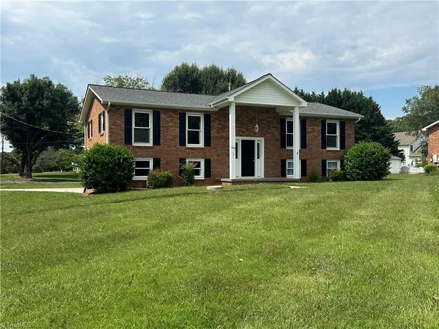 $2,200 | 5100 A Murray Road, Winston-Salem, NC 27106