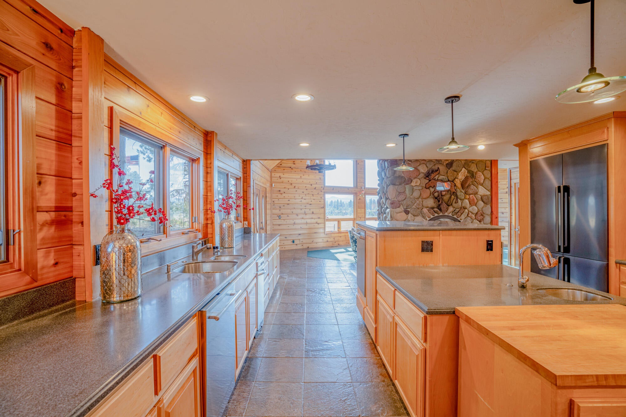 60647 Antler Road Bend, OR 97702 - Photo 16 of 44 16
