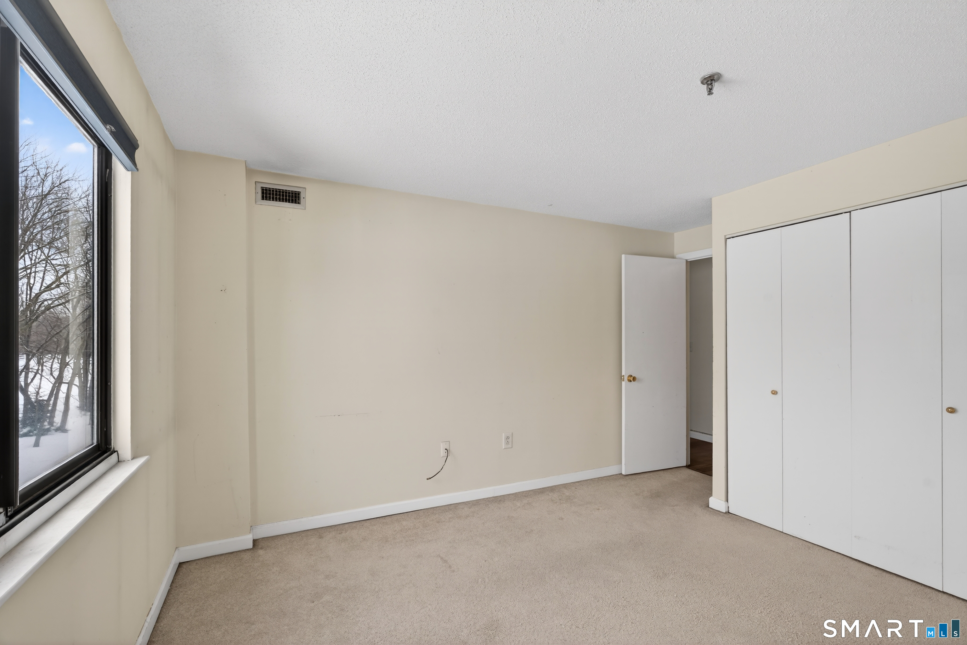 21 Putter Drive, Unit 303S Wallingford, CT 06492 - Photo 19 of 30 without the bed