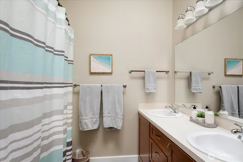 $825,000 | 2806 Washington Boulevard, Anacortes, WA 98221