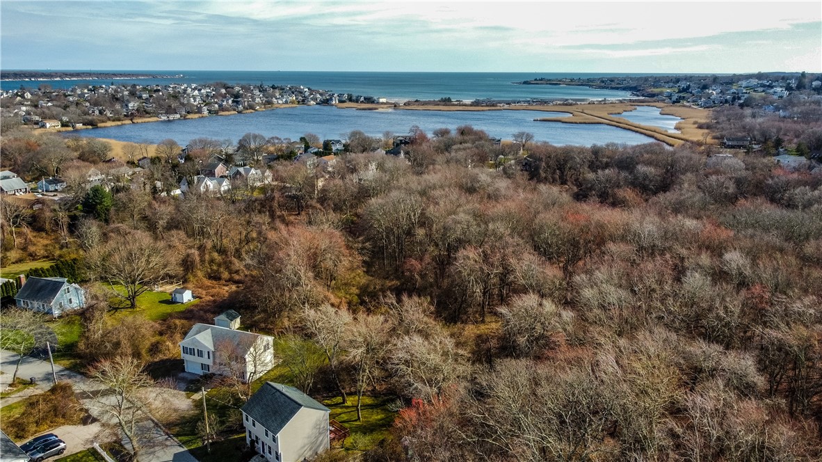 137 Bonnet Shores Road Narragansett, RI 02882 - Photo 5 of 35