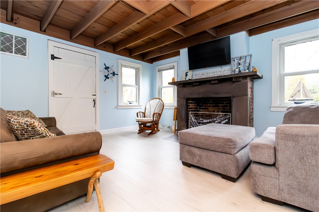 137 Bonnet Shores Road Narragansett, RI 02882 - Photo 8 of 35