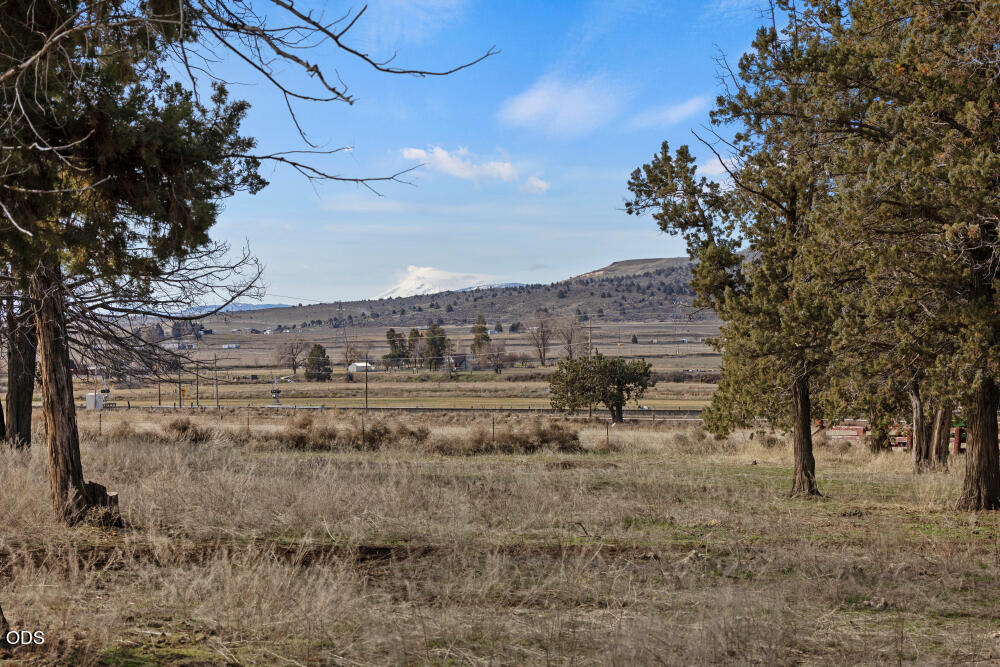 14837 Hill Road Klamath Falls, OR 97603 - Photo 14 of 41 Gallery Image 14
