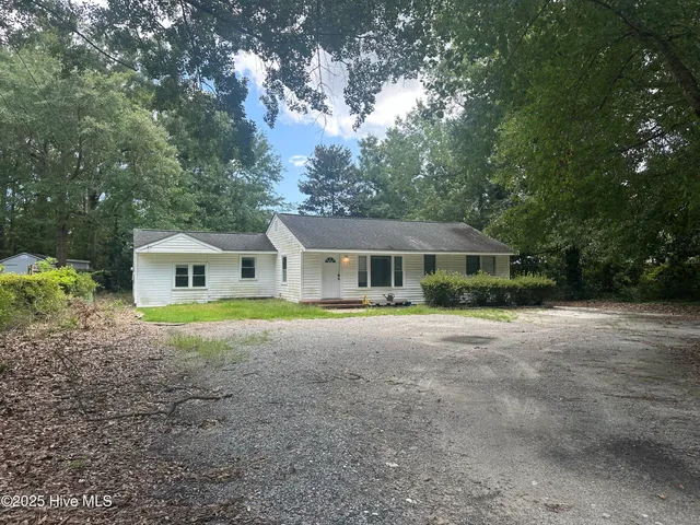 $335,000 | 335 Lullwater Drive, Wilmington, NC 28403