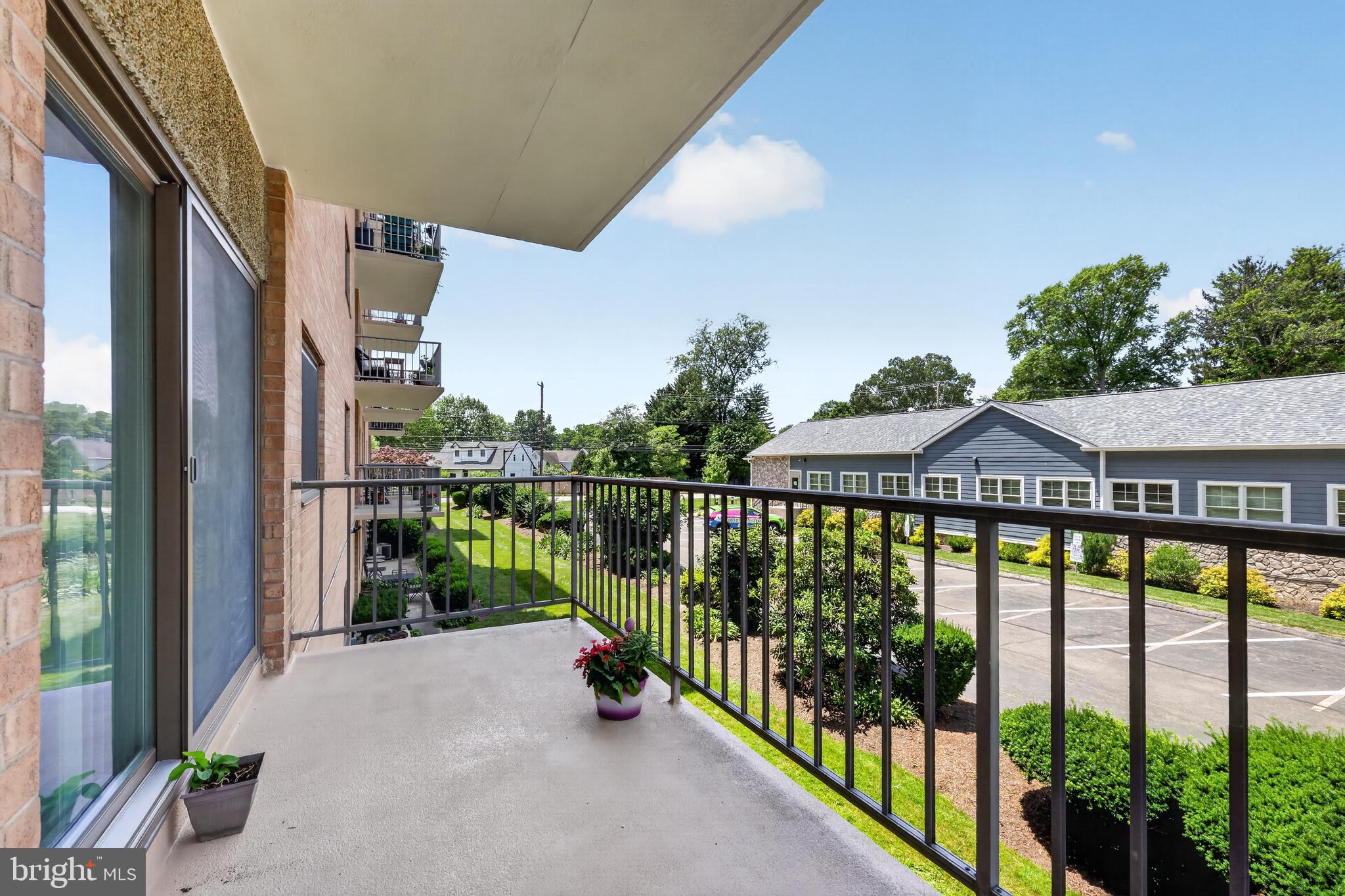 501 North Providence Road, Unit 207 Media, PA 19063 - Photo 12 of 40 PRIVATE BALCONY
FACING LANDSCAPING