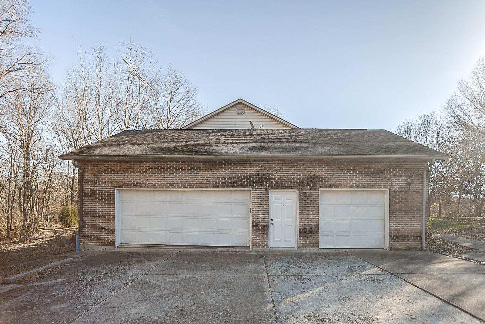 8201 Jefferson Road Belleville, IL 62221 - Photo 3 of 81